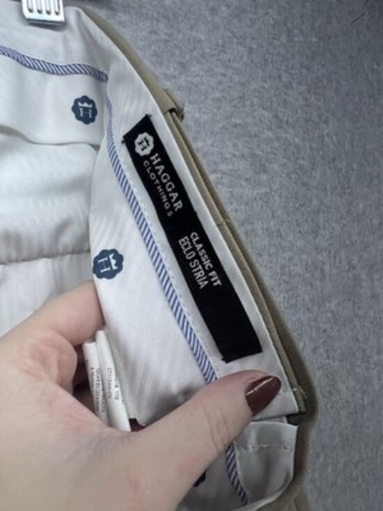 Hagger Mens Khakis Size 36x30 Classic Fit Beige Buttons Belt Loops Vietnam - Picture 6 of 11